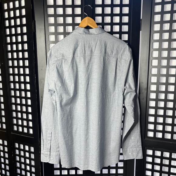 π Tommy Bahama Blue Chambray Button Down Shirt Menβs Medium π - Picture 8 of 15
